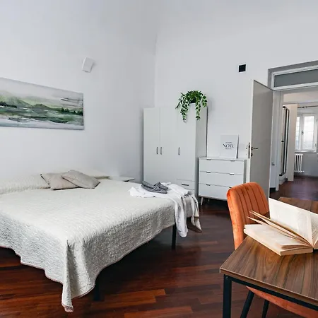 Luxury House At The Tower Apartment