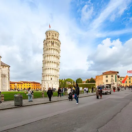 Luxury House At The Tower *